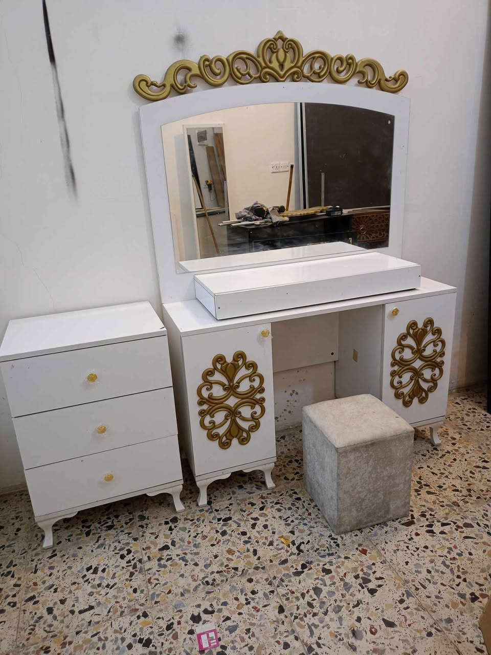 غرفة تركي 🇹🇷 مستخدام 8قطع  ✨✨
نضافه 90 💯
ابواب  💖
السعر 750 💖💸
مع شد🪛 ونقل 🚚  مجاني  داخل بغداد  محافظات بكروه


**إذا كنت صاحب هذا الإعلان وتريد حذفه لأي سبب، رجاءا أرسل رسالة إلى الدعم الفني**