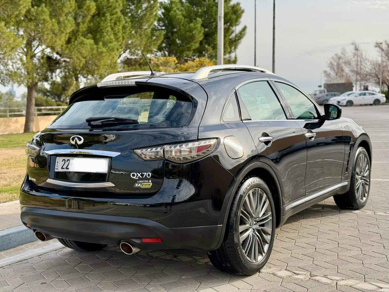 NISSAN INFINITI QX70  2017 LIMITED

نيسان انفنيتي ليمتدد  ٢٠١٧

سعر مناسب مستحيل نظافه بي هيج سعر ١٦٨ ورقه مجال

ملاحظه : سياره قطعتين بس كلير بعد شخت باردحتي رصعه مابيها بشرت سونر موجود سياره جديدا١٠٠/١٠٠ 

فول فول مواصفات
سلايد
٦سلندر تنفس تبيعي
دواغل اللونين اسود او كريمي
كشن جلد و كاربا
كشن خزن وتدفية و تبريد
فور ويل 4X4 
شاشه و ٥ كاميرا
رادار امامي خلفي ورادار شارع
تحكمات ستيرن
ماشي ١٧٠ الف كم
بعد مواصفات انفنيتي معروفه ..........
سياره كلين تايتل مابي حادث ولا ارباك مابي شي بس بي العراق قطعتين كلير باب سايق او بونيت بدون دواغل بدون ارباك بس كلير بي سبب شخت بسيط و بعد صابغين 

گير محرك تاقم صدر تبريد تدفيه كله بشرت محرك مامفتوح

سنوي رقم جديد بي اسمي سياره تحويل مباشر 

سعر سياره مناسب  ١٦٨ ورقه بيها مجال 

مكان سليماني 

***********
***********
___________________________________________
NISSAN INFNITI QX70 LIMITED  2017
فول فول مواصفات 
سلايد
٦بستون بى توربو
ناو دوو ره نك ره ش و كريمى
كوشن جلدوكوشن كاره با
كوشن ساردو گه رم و خزن
ده بل اكسل 4x4
شاشه و ٥ كاميرا
رادا رو خه تى جاده بيش و دوا رادار
حاسه ى بيش و دوا
سوكان فرليوم و تحديد سرعه
١٧٠ هه زار كم روشتوه
له گه ل زوور مواصفاتى تر............

سه ياره كه كلين تايتل داغل بووه ليره دوو بارجه ى بووه به بوياغ بى ناوكرتن بى ارباك حاديثه ى نيه بى ئه وو دوو بارجه يه سه ياره كه شخت و ساردوو جاليشى نيه به شه رتى سونر

گيرو مه كينه و تاقم بيش و ته بريدساردو گه رم به شه رت 

سه نه وى ره قه مى تازه يه به ناو خومانه ته حويل به شه رت

سعر ١٦٨ ورقه و مجال 

شوين سليمانى 

***********
*********** السليمانية, العراق
