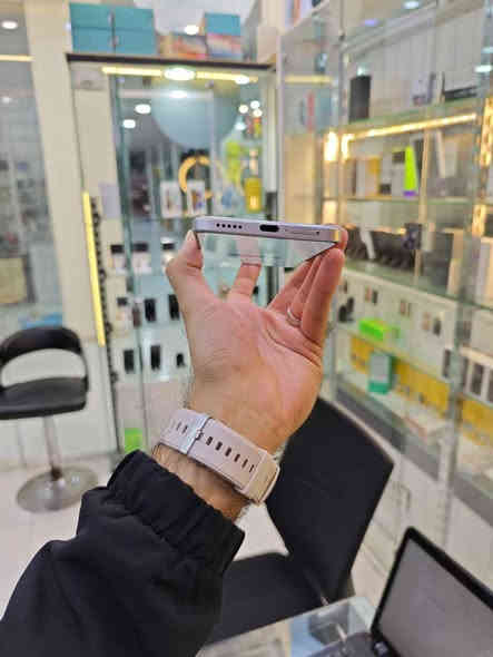 تەیارەکەی کۆمپانیای پۆکۆ ✈️😁😍

پۆکۆ ئێکس 6 پرۆ فایفجی ✅.
Poco x6 pro 5G ✅.

شاشە 6.67 بە کوالیتی 1220X2712
نوێبوونەوەی شاشەی 120 هێرتز
شاشە ئەمۆلید توانای پشاندانی 68 ملیۆن رەنگ هەیە لە چرکەیەکدا شاشە دۆلبی ڤیژن و HDR10 plus
شاشە 1800 نیت شەوق تیشکی بەر خۆر
3 سال ئەپدەیت شەریکەی بۆ هیت
پرۆسێسەری دایمنستی 8300 ئەلترای 4 نانۆمەتری
کامێرەی سەرەکی 64.8.2 فول ئێچدی بەرەو سەر 
کامێرەی سێلفی 16 فول ئێچدی بەرەو سەر
ڤیدیۆ 4K 
رام 12
میمۆری 512

نرخی 250 هەزار کەمێک مەجال✅

یوجد توصیل لکل محافظات

سلێمانی پشتی بازاری جەوازەکە بینای بازاری گەورەی مۆبایل دوکانی ژمارە 28
*********** ڤایبەر وەتسئەپ تیلیگرام گەیاندنمان هەیە بۆ زۆربەی ناوچەکان بۆ داواکردنی پەیوەندییم پێوە بکەن یان سەردانمان بکەن السليمانية
