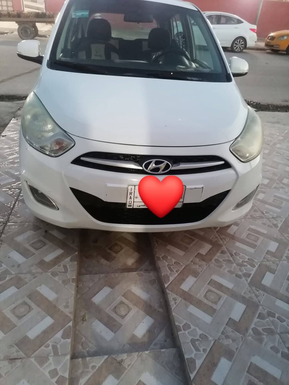 هونداي i10 اي تين موديل 2013 فول اتوماتيك تبريد تدفئة  ضررها صبغ  شبر بالبوند🌸 اشاير بالمري تحكم مري والسيارة باسمي سنويه نافذة لغاية 2028  للتواصل ع رقم ***********

