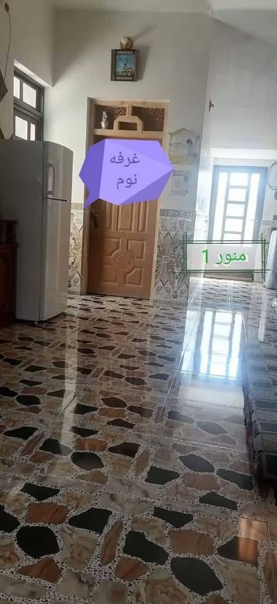 📍تسلسل: 1203
📍 الموقع: الصقلاوية – حي الشهداء الثانية.
🔄 خيار البديل: يرهم مراوس مع بيت في الفلوجة.
 المساحة: 125 م
 الواجهة: 6.25 م
 النزال: 20 م
 عرض الشارع: 10 متر (شارع نافذ ومباشر على شارع 20 متر رئيسي).
🏗️ مواصفات البناء:
 نوع البناء: طابوق بالكامل (ما عدا البيتونة بلوك).
 يتكون من:
 🛌 غرفة نوم.
 🛋️ صالة مريحة.
 🪵 مجلس استقبال.
 🍳 مطبخ.
 ☀️ مناور عدد (2) لتهوية وإنارة ممتازة.
 🚿 مجموعات صحية متكاملة.
 نوع الملك: طابو صرف، سند جاهز باسم شخص واحد 
 موقع خدمي وقريب جداً من المجمع التعليمي (مدارس ابتدائية، متوسطة، وثانوية).
 
🔷سعر البيع : 65 مليون دينار مع المجال

🟢مكتب دجلة الهندسي للعقارات حي الجولان قرب صناعة الجولان للسيارات مجاور سوبر ماركت الهلال
للاستفسار  الاتصال
‏‭***********‬
‏‭+٩٦٤ ٧٨٢ ٩١٧ ٤٧٠٨
