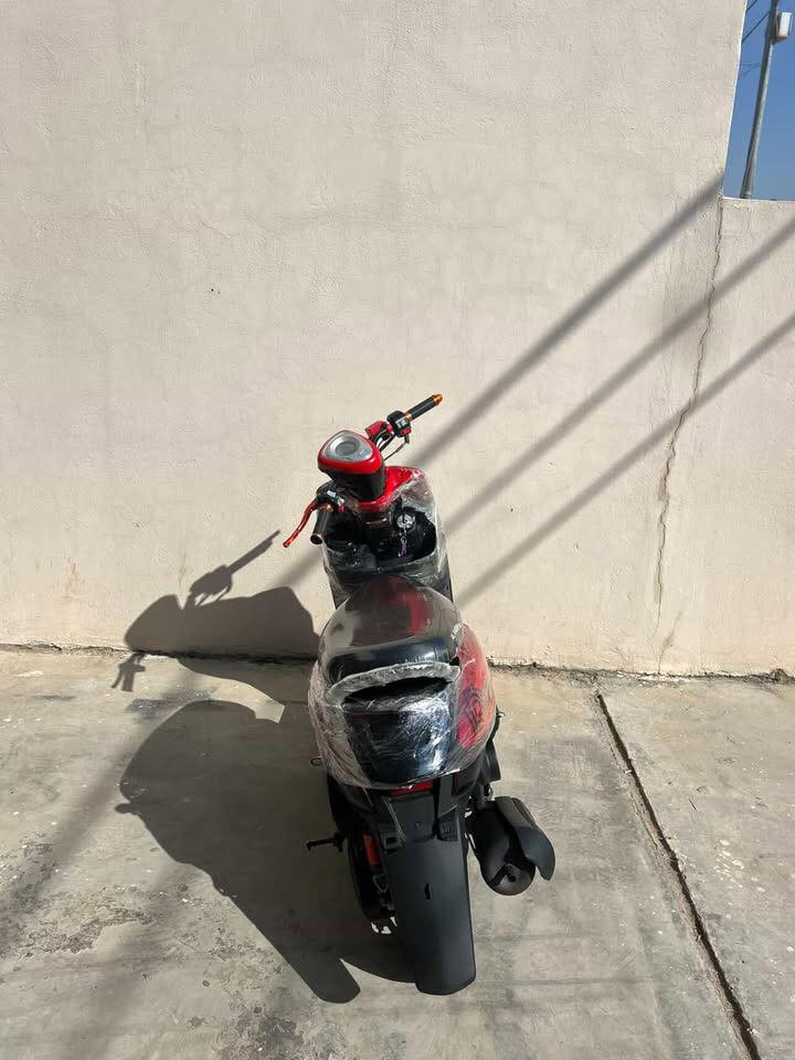 بوليس موديل25 صار شهر من طالعه من المعرض الدراجه بعدها جديده مامستخدمه هواي بيها بصمه ٢ وسويج نسختين تشغيل عن بعد عداد كهربائي السعر 950 تواصل واتساب علئ هذا الرقم ***********
