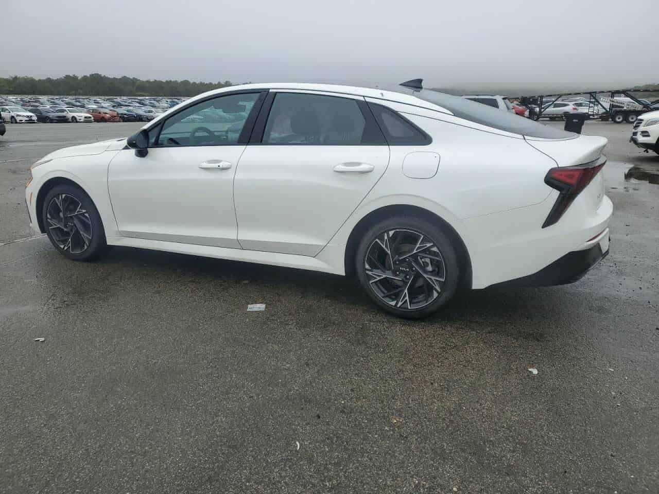 السلام عليكم اخوان للبيع كيا كي فايفK5 
مديل 2025 ماشيه4000 السياره كتاب شهداء ابسمي يعني اني اخ الشهيد
مواصفات جي تي لاين  اعله  مواصفات ب كي فايف 
ويل 18 الكبير 
محرك 2500 تنفس طبيعي 
بانوراما 
كشنات جلد تدفئه جلد طابع رياضي مختمه ب Gt Line  
تبريد لمس 
شاشه متصل 
أربع رادارات امامي خلفي وجانبي 
حساسات امامي خلفي 
نقاط عمياء 
توقف ذاتي 
بصمه دخول ذكي 
تشغيل عن بعد 
شاشه متصل 
هاند بريك بصمه /اوتو هولد /نزول منحدرات / درايف مود وضعيات قياده 
اضائه داخليه بال LED 
كشنات حضن رياضي مختم جي تي لاين بالون الأبيض 
السياره ب كامل بيانو بلاك بلاك ادشن 
فول الفول مواصفات اعله مواصفات للأخير جي تي لاين 
الضرر موضح في الصور
السياره مصلحه تبديل بابين فقط
السعر 215
للاتصال ***********
مكاني ذي قار
