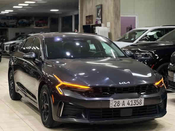 السلام عليكم ورحمة الله وبركاته.
#معرض_ابن_شعبان_لتجارة_السيارات. 
_____________________________________
✅اسم السيارة : كيا K5 
✅الموديل : 2025
✅رقم السيارة : نجف  تحويل ملكية 
✅السعر : 188 ورقة 
✅الضرر : طرف قبق الجنطة
✅الايرباك : بدون ضرر ايرباك 
✅عداد المسافة : 26 الف ميل 
_____________________________________
🔻1-حجم المحرك  4 سلندر 2500
🔻2-ويل كب حجم 16 مع طقم تايرة 🔻بحالة جيدة
🔻3-بصمة ابواب و بصمة تشغيل و تشغيل 🔻عن بعد 
🔻4-لايتات زينون اصل 
🔻6-رادار جانبي 
🔻7-رادار امامي مانع للتصادم
🔻8-حساس امامي خلفي 
🔻9-وضعيات متعدده للقيادة
🔻10-كامرة خلفية اصل 
🔻11-تحكم ستيرن جهتين متكامل 
🔻12-شاشة كبيرة الحجم للتحكم بكافة الايعازات  
🔻13-شاحن واير ليس لاسلكي 
🔻14-غرفة السيارة مخمل اسود 
 

✅السعر المطلوب 188 ورقة ✅

_______________________________

‏*********** ‏ 📞المبيعات. 
***********📞المزادات. 
***********٣📞الادوات. 

🔴العنوان:النجف الاشرف-
🔴المدينة المائية-
🔴مقابيل حي الجامعة-
🔴مجاور كافية الزاويه-
