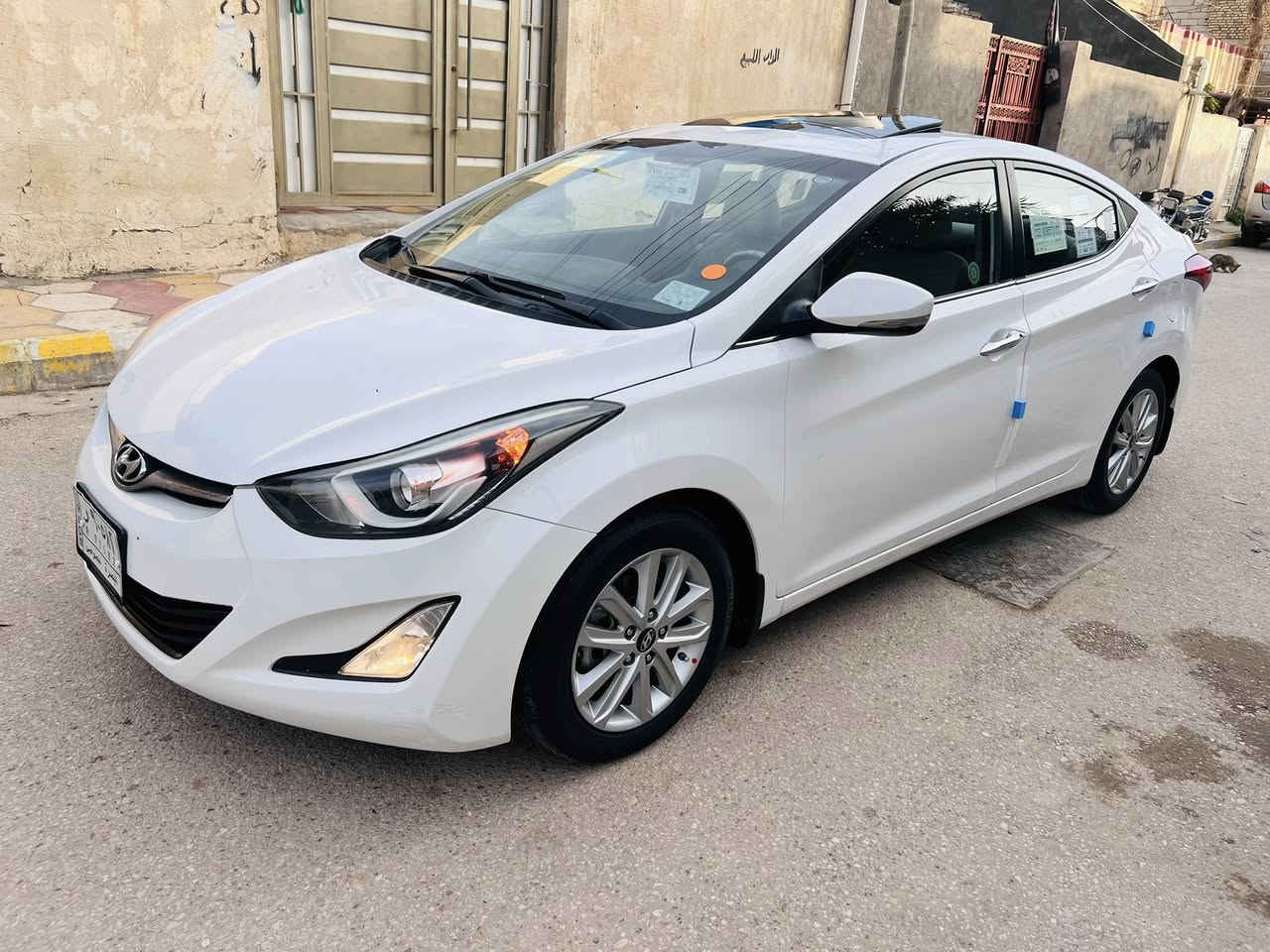 اللهم صل على محمد وال محمد 
السلام عليكم ورحمه الله وبركاته 
النترا 2015 خليجي فول مواصفات ماشيه 148 الف حقيقي السياره استخدام شخصي على ايد وحده رقم بصره تحويل مشروع وطني سنويه لغايه 2028 السياره مكفوله من الضربه والتبديل والفتح بيه رش خفيف مقدمه البنيد فقط والباقي مكفول محرك 1800 دووش مامفتوح شرط جاهزه السياره من كلشي مكينه وكير شرط الفحص حداديه 100/100 تبريد ثلج تدفئه تخم تاير جديد السياره احلى من الصور بيه تراي وقياده تخبل مواصفات فتحه سلايد روف شاشه ايباد كامره دواره كشنات جلد دواخل بيجي مرايه شفط اشاره بالمرايه حساس لاقط تحكم بالستيرن يدات نيكل ويل كب نجده مكان السياره الناصرية السعر 126 للاستفسار ***********
