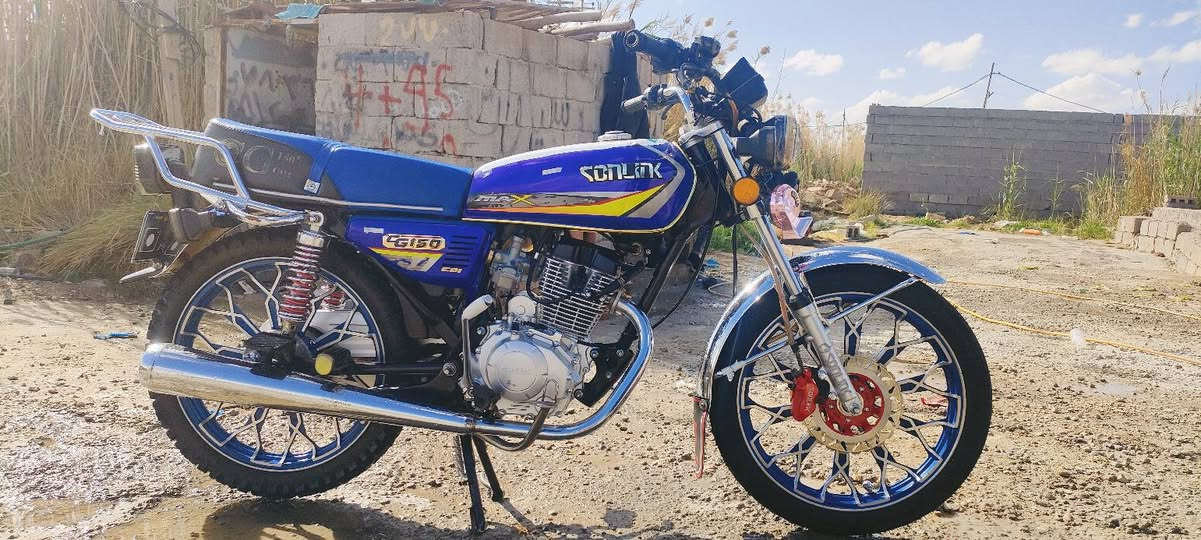 السلام عليكم 
دراجه سيفانه خمسه كير سلف موديل 24 أوراقه سكنر طالعه ب25 بعده جديده مامتعوبه سعر900 وبيه مجال مكاني كربلاء الحر رجآ الموشراي لايكسر بحلال العالم رقم ***********
