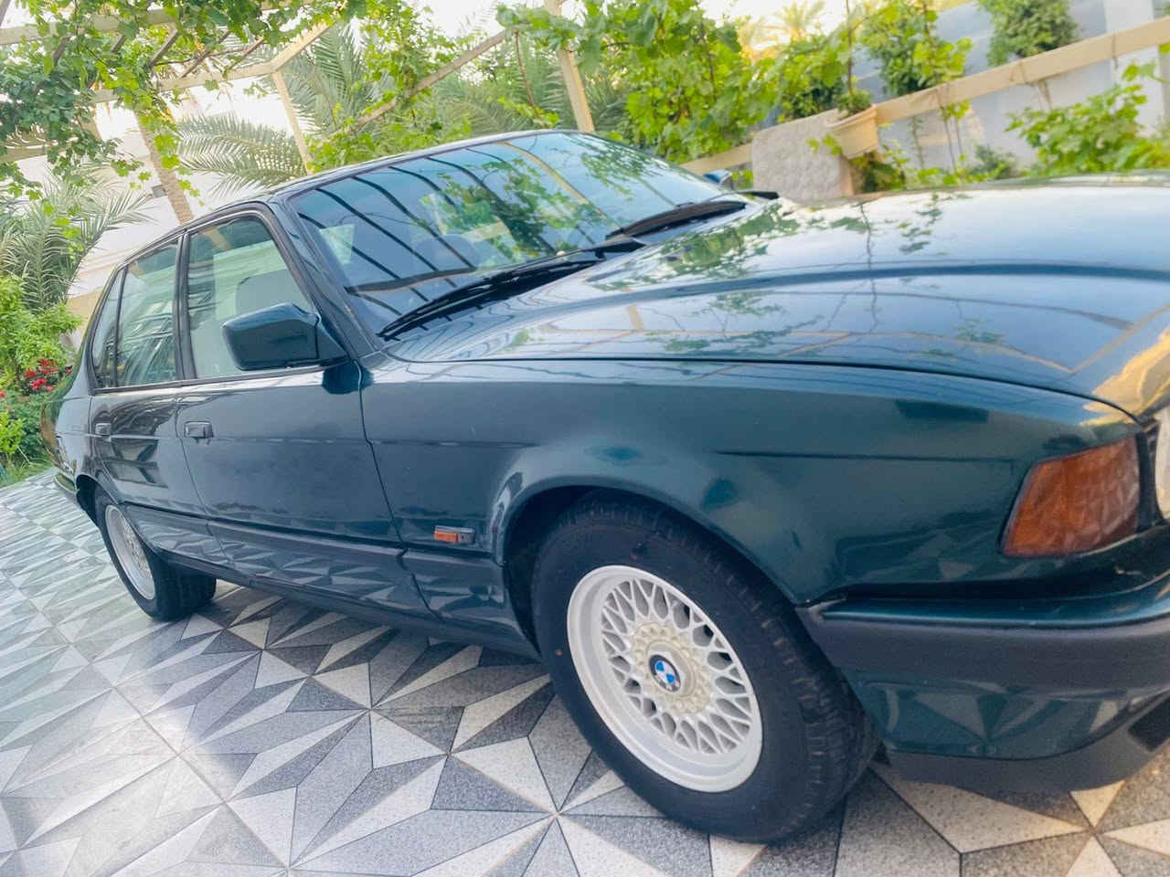 بيئم مديل 93 السعر90وبيها مجال ورقم بغداد مميز دولي تحويل مباشر غير متواجد ع الفيس خابر وتدلل
8سلندر 740  من الضربة والمعجون وكير والمحرك وصدر وتخم تاير وتبريد وغرفه كله مكفول وجديد***********
