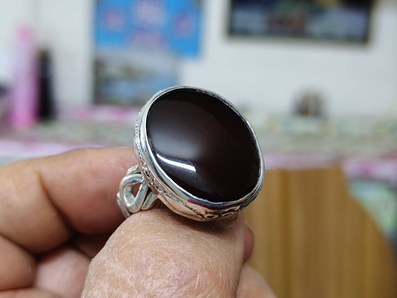 خاتم عقيق انسي يماني كرز الكرز خام ملكي صياغه يدويه السعر 85  الف للطلب ***********
