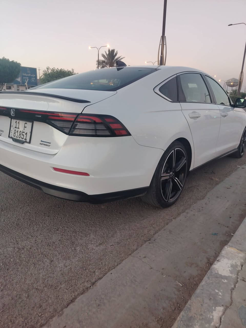 هوندا اكورد هايبرد24سبورت
عدادالمسافه 59وقابل للزياده
***********
