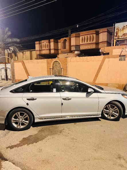 السلام عليكم🩶 
للبيع سوناتا 2019 
وارد أمريكي رقم بغداد الدولي 
سبورت فول مواصفات 
بصمه
سلايت 
كشن كهرباء  
كشنات جلد 
تتفئه بل كشنات 
تحكم استيرن 
دبل اكزوز
رادار جانبي
ويل اكروم
صندوك ذكي
قطعتين تبريد 
محرك 2400 (GDi) مكفول
رقم بغداد
ماشيه 62 وقابل الازياده
السياره ليبل 
السياره بسمي مداور ثاني يوم 

(حادثها بنيد صبغ وبارد بل جاملغ فقط)
وسونارها موجود 
السعر (148 ) و بيها مجال قليل
العنوان : الانبار فلوجه
*********** الفلوجة
