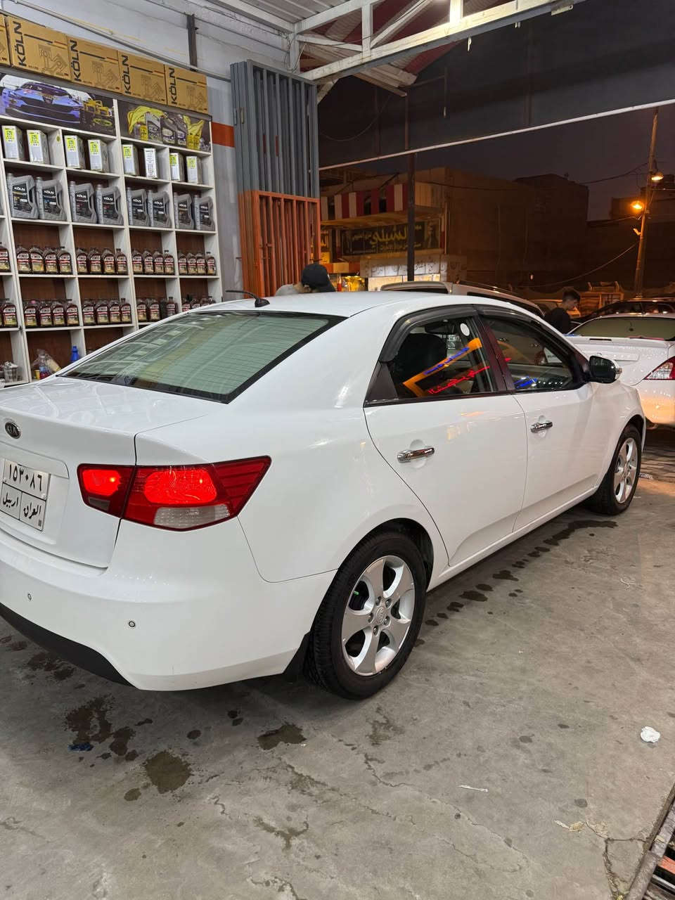 سيراتو 2010 مكفوله كفالة عامة من البارد و الصبغ و التبديل 
مكينة و كير و تبريد و تدفئة مكفولات السيارة جديدة بمعنى الكلمة فول مواصفات عدا الفتحة 
شاشة 
كامره خلفية 
اشاير بالمري 
تحكمات ستيرن 
داخل ماروني 

السعر 110 و بيها مجال للشراي 

للاستفسار 
*********** النجف, العراق
