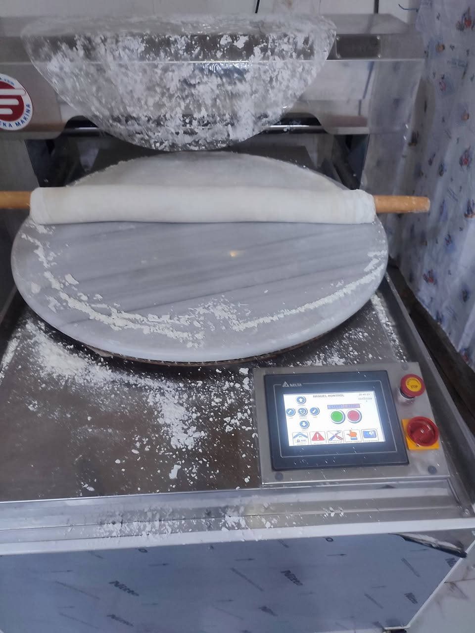 سلام عليكم فتاحه بقلاوه فول اوتوماتيك موديل 24 البيع إتصل ***********
