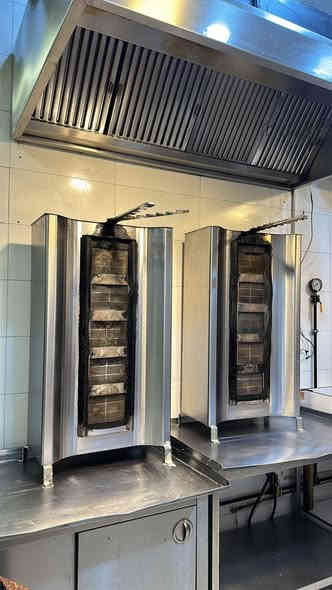 للبيع التواصل مع الرقم العنوان بغداد
الصوبات عدد 3
الشوايات سورية الصنع عدد 2
طاوله شوايات عدد 2
براد مقبلات ١٢ بلانك
***********
