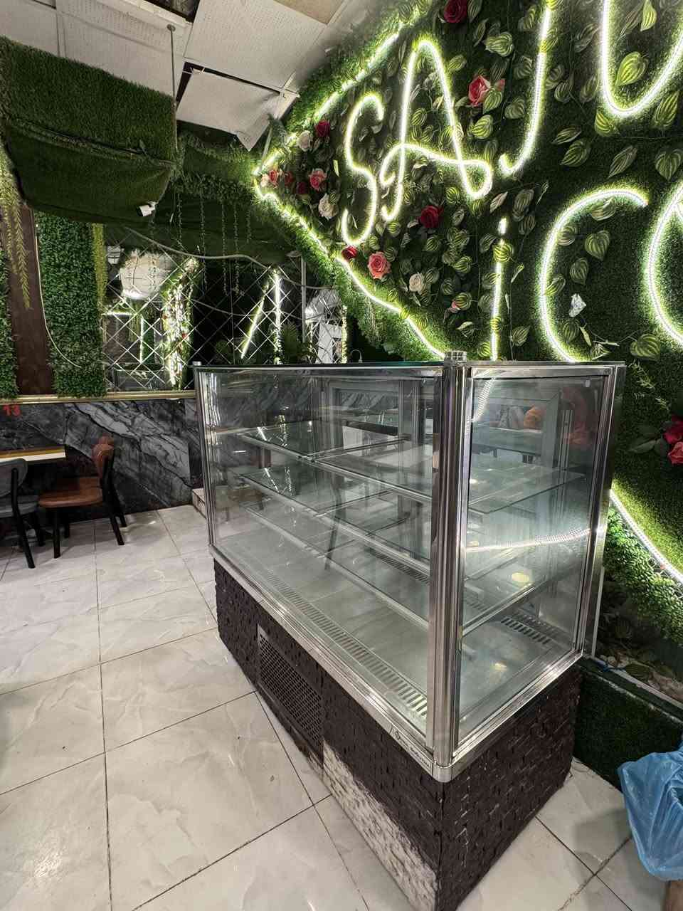 عارضه كيك تركي
نظام ايطالي و ماطور ايطالي و بيلادي 
نضافته فوول 
قياس 1.5 عرض و طول 1.5 
4رفوف  مسافه کبیر 
رفوف متحركه 
و ليد و مترب 
سعره 6و نص و بيها مجال 
مكان كركوك 
***********
***********
