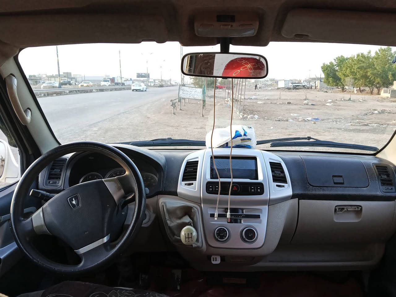 جمبي 2015 سياره حلوه وجاهزه ومكفوله من الضربه وصبغ  ورقمه جديد وسنويه جديده لاتصال على الرقم ***********
