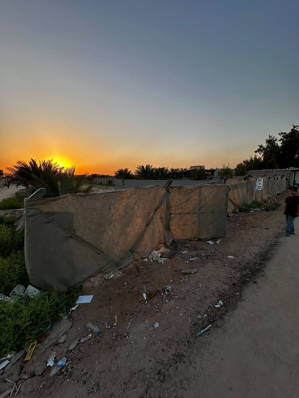 دونم ونص 3750متر مربع
مسيج بلكامل 
بي مشتمل 50 متر 
وجه تبليط وخلفيه نهر صالح للسكي 
موقع بلروڤه وره مجمع اىعباس قرب سيد إسماعيل 
استفسار اكثر اتصل ع رقم ‏‪***********‬‏
***********
