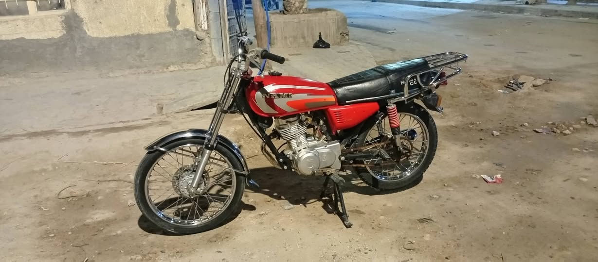 للبيع مكاني نجف بسمي دراجه مكينه شلامچه اصلي عيزه بس مو هواي 950 وبيها مجال رقمي بس اتصال ما بي واتساب ***********
