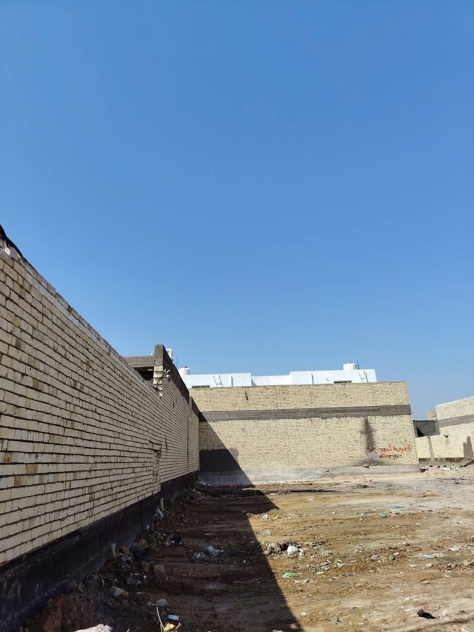 السلام عليكم عرصه للبيع في السهيليه مقابل مستشفى العراق 200متر السعر والاستفسار على الرقم ***********
