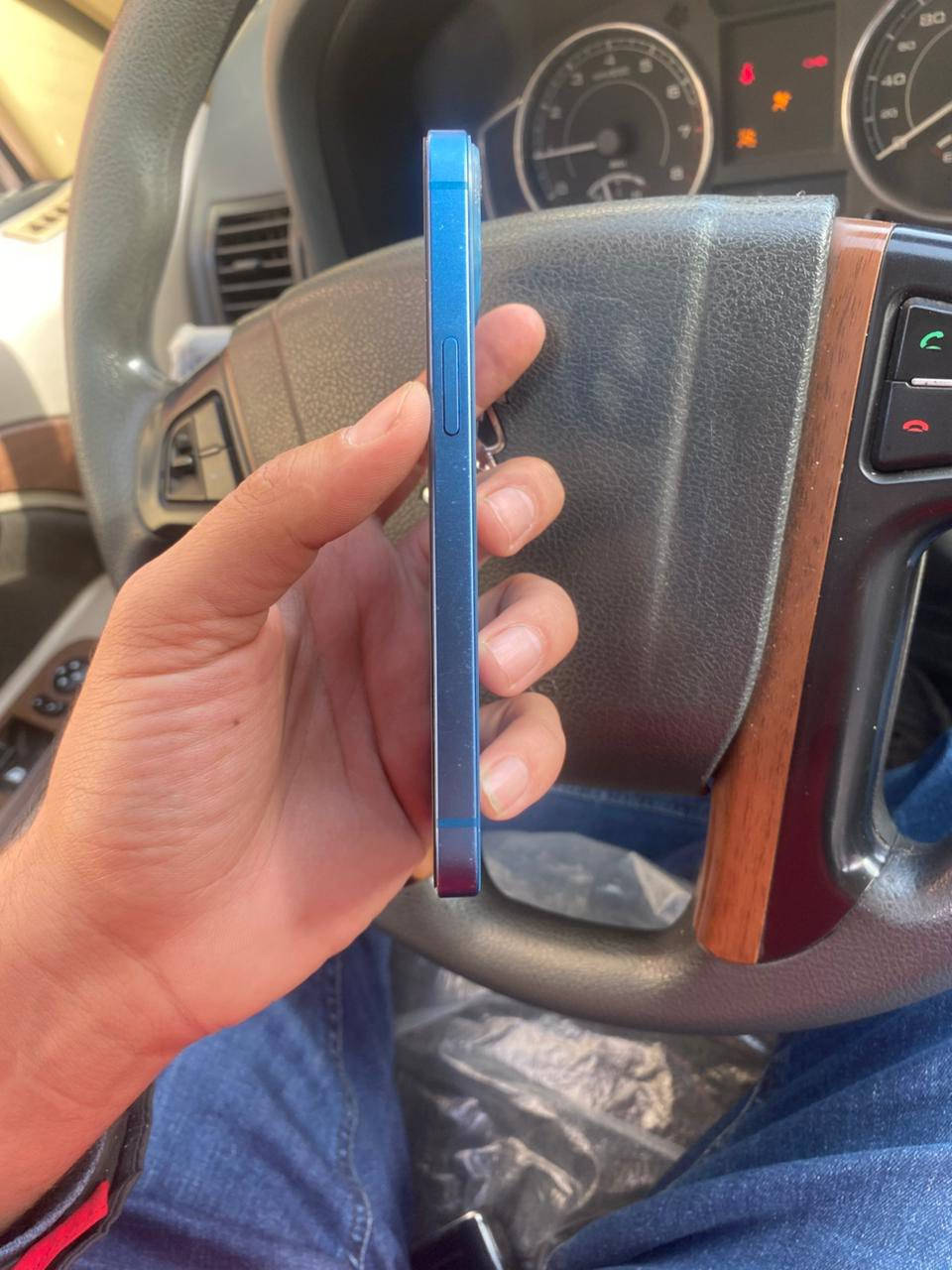 آيفون 13 عادي شرق اوسطآ
ذاكرة 256
سعر 200 قفل
مبدل بطاريه مال جهاز فقط 
شاشه بيه خط 
شكبة سيم كارت مرات تروح وتجي 
بغداد/كاظمية /جكوك 
***********
