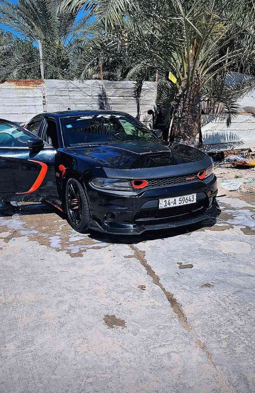 السلام عليكم
المواصفات

فتحة سقف
حساسات خلفيه
تشغيل عن بعد
تدفئه تبريد بالمقاعد
خزن ميموري
وبعد مواصفات

السياره عليها نصبه تخبل

السياره جاهزه من كلشي
تايرات
حداده
ادامه
بلكات ريسنك
ولف ريسنك
فيت بم ريسنك
وعليها برمجه حلوه أداء وسيفتي
وبرمجة مراوح يعني تنسى الحماوه

الإضافات

كت كامل srt
دوس ختم srt
 ودفيوزر كاربون
لحيه 
كفرات مرايات
زعانف 
كفرات فجوج
واقيات

السياره جاهزه من كلشي

حادثها من امريكا

دعاميه أماميه
ايرباك راجع سستم
بيها بارد بالمدكر الخلفي
وباب البصف السايق مصبوغ منه شي قليل لان تشخط اثناء التنزيل من الحاويه

السياره بأسمي تحويل ثاني يوم
وسنوية وهزه جديده

للتواصل
***********

