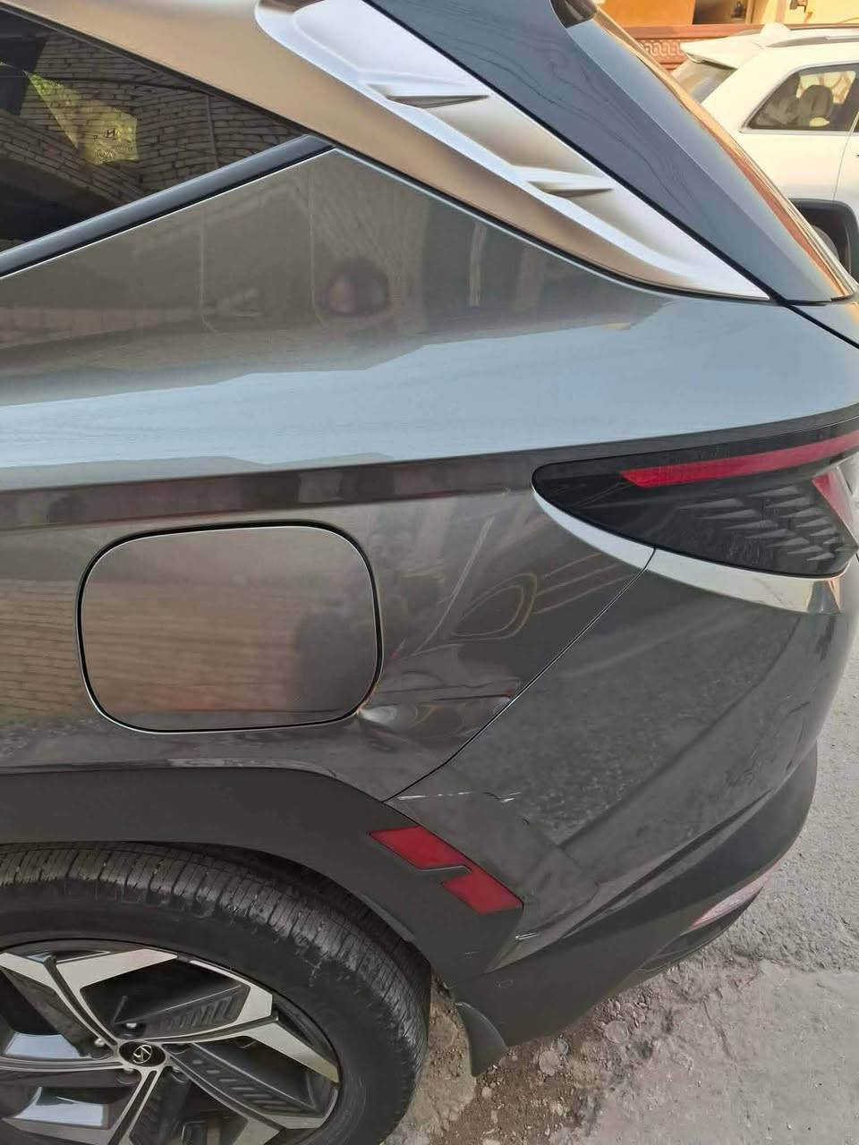 توكسان ٢٠٢٣ vip فول ١/١
للبيع 
توكسان 2023 
وارد امريكي 
——————————————-
فول مواصفات 

بصمه  + دخول ذكي

فتحه سقف بنوراما

شاشه كبير 

كامرات ٣٦٠ درجه

كشنات جلد

كشنات تدفئة 

كشنات كهرباء 

اشاير مري

كامرات ب مري

رادار امامي خلفي 

رادار جانبي 

تحديد مسار

شحن وايرلس 

حساسات امامي خلفي

بجم زنون كامل نهار 

تبريد قطعتين 

تبريد بيانو منفصل 

سستم صوت كامل هارمان كاردون 

تحكم ستيرن فول 

جنطة كهرباء 

قياده آليه 

اربع انظمه قياده 

 السيارة امريكي 

(( حادثه جاملغ وبنيد))

(( بدون ايرباك ))

ماشيه ٣٠  مفوله للاخير السياره وخادم للطيبين 

———————————————————————

مكانه :-بغداد  

السعر :- ١٩٥ بيها مجال 

الرقم:- ‭***********
