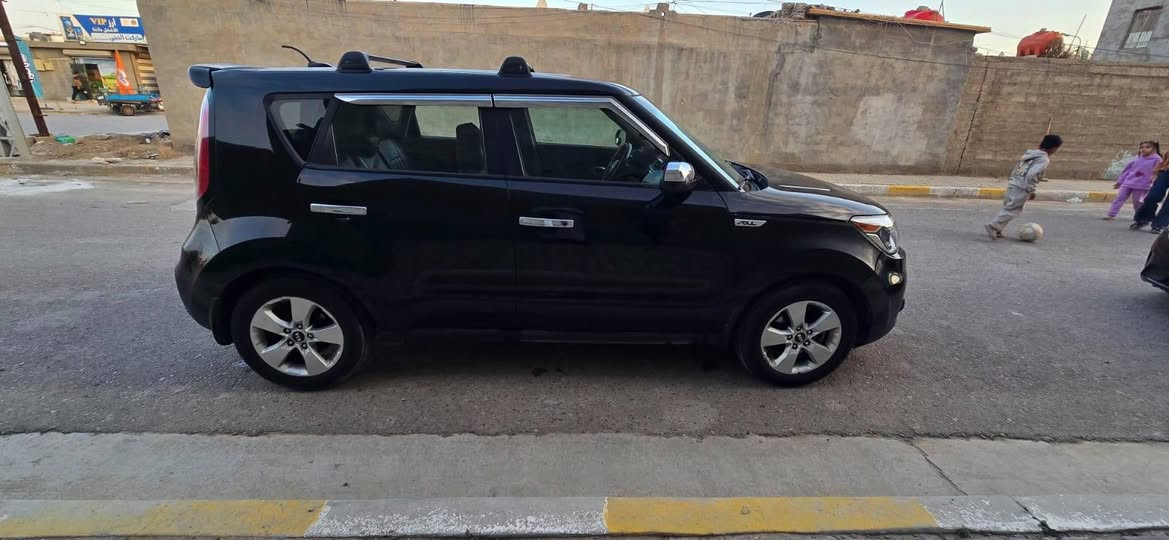 السلام عليكم
السعر 110$
للبيع كيا صول رقم بغداد جديد موديل ٢٠١٧ حادث جاملغ وبنيد
محرك ١٦٠٠ جي دي اي
ماشية ٦٨ ألف ميل. 
مواصفات عادية.
مكاني بغداد /الاعلام
***********
