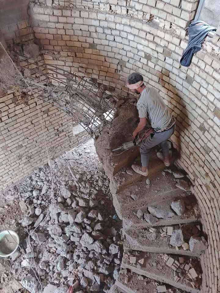 سلام عليكم  / يوجد كادر عمل جاهز/ تصعيد مواد/ تنضيف بيوت/ تفليش/ تكشيط/ تنضيف حدائق/ دفن نهري  / شقلنه ليل ونهار   /ومعداتنه جاهز/ ماعليك بس تصال على رقم  /  ***********./
