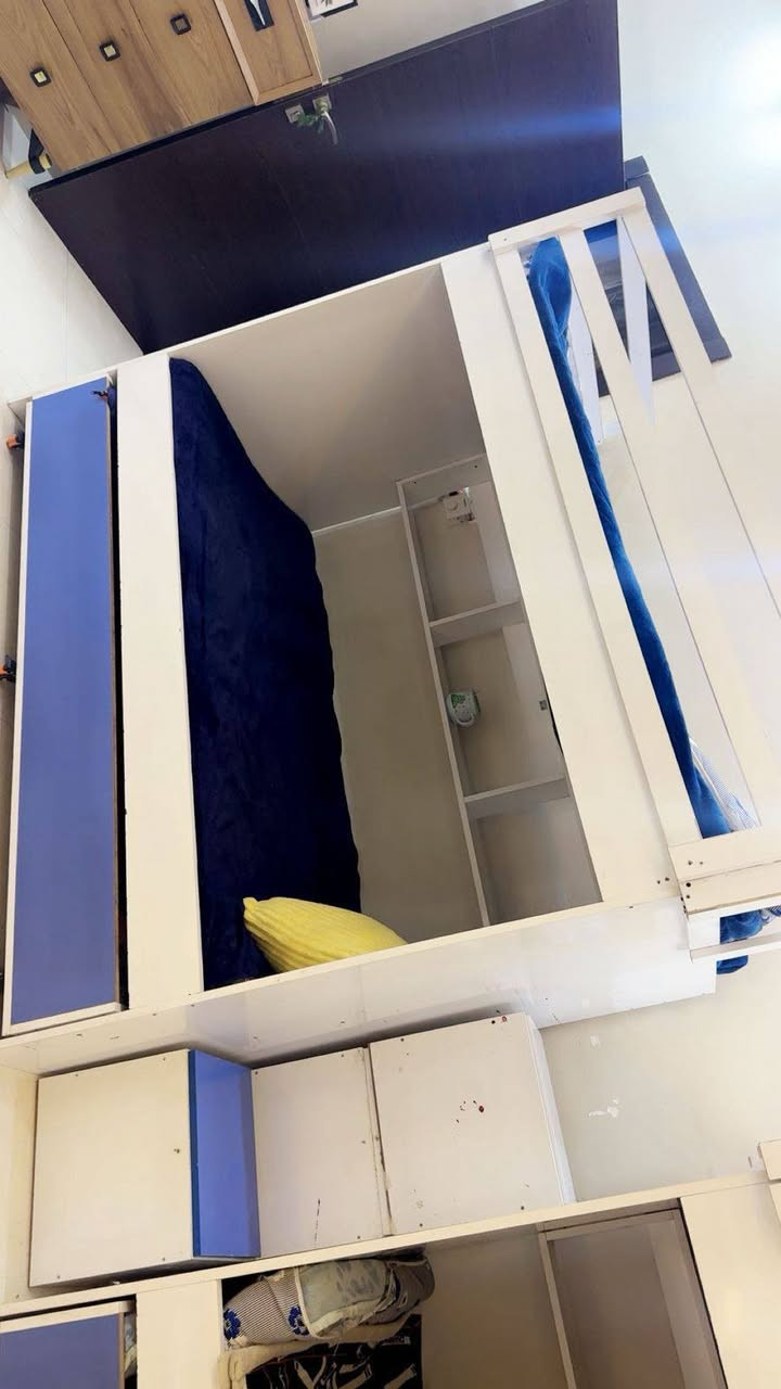 سرير 2 مع مخزن مع درج مخزن للبيع السعر 150 توصاه


**إذا كنت صاحب هذا الإعلان وتريد حذفه لأي سبب، رجاءا أرسل رسالة إلى الدعم الفني**