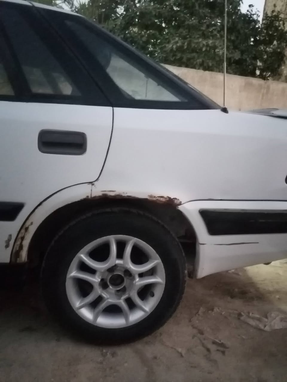 اسبرو  موديل94رقم بغداد سنويه صاقطه سياره بلاديه  محرك مسكر تبريد شغال  سياره بيه بس خياسات داير مثل ما ب الصوره موجود صدره نضيف مكينه وكير خير من الله مشروع وطني سياره مال جناي #السعر 27وبيها مجال قليل للاستفسار اتصل علئ 
الرقم *********** مكاني بابل. المركز
