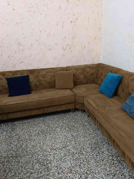 سلام عليكم ديوان شغل تسكام درجه اولئ  للبيع للاستفسار عل رقم الهاتف *********** وبي واتساب
