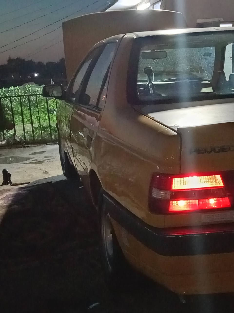 السلام عليكم
بيجو أكد 2016
كفاله عامه ماعده البنيد مصبوغ أثر جراد
كير مكينه تايرات
صدر نص عمر
رقم انكليزي كربلاء
مكاني بغداد الشعله
السعر 33وبيهه مجال
***********
