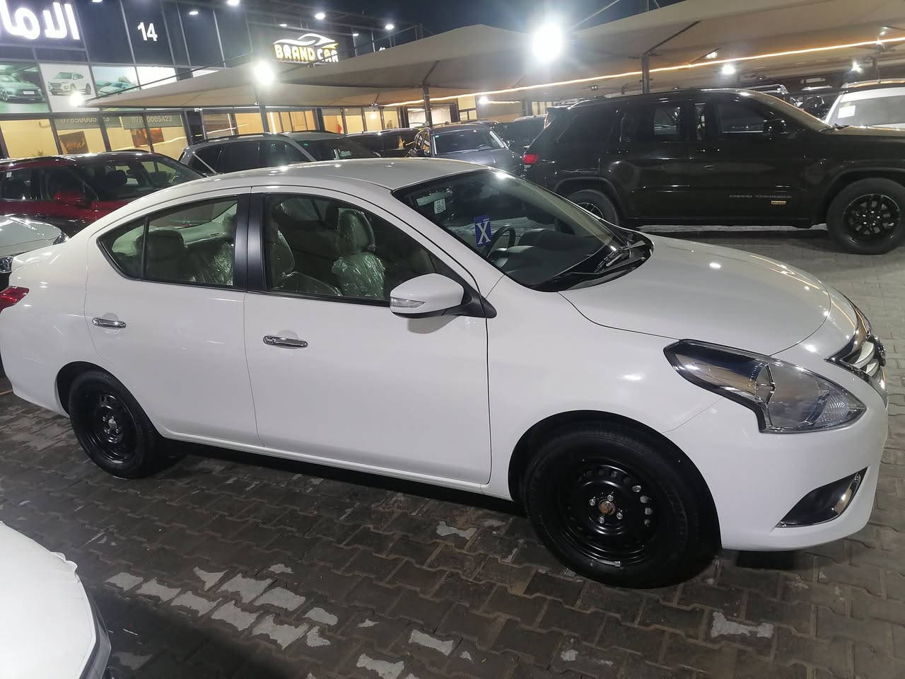 سلام عليكم نيسان صني موديل 2026 أربيل مصري ماشيه 6الف. 4 جام كهربائي شاشه كامره خلفيه. قطعتين تبريد. تحكمات جهتين. مكفوله كفاله عامه معروضه 135 وبيها مجال. اتريد وكاله امداور عليه مكانها كربلاء رقم موبايل ***********
