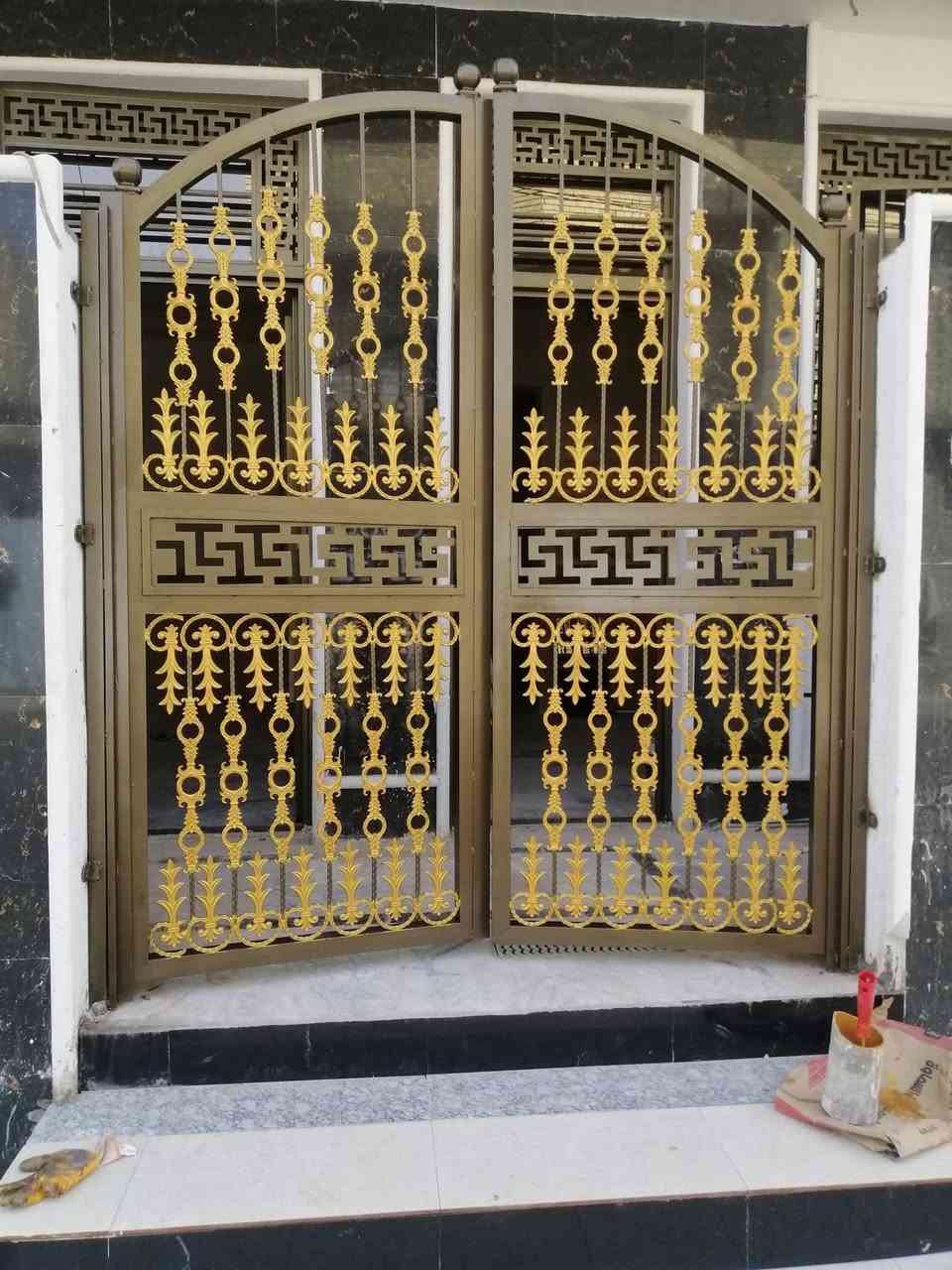 سلام وعليكم صباغ ديكورات واجهيات جدران شبابيك حديد كلشي اططلع الرقم *********** واتساب ***********
