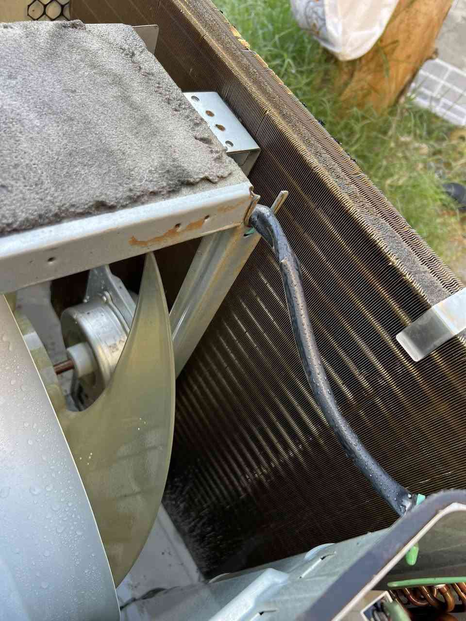 السلام وعليكم اخوان للبيع سبلت نوع كرافت 2 طن نضافه95 /100 كامل مكمل مكفول من فتحت البرغي نضافته بل حقيقه احلى من الصور تبريده ثلج 🧊 ❄️☃️تدفئه 🔥🐦‍🔥❤️‍🔥
كامل ملحقاته بوري 5متر جديد ريمونت قاعده وايرات كامل 
جيب وشد غازه كامل ومقفول راديتراته صفر جدد مشتغل قليل السبلت كامل جيب وشد ونضافه فول الفول
بعد الكرافت معروف بتبريده ودفعه القوي 
السعر٤٢٥ وبي مجال بسيط 
شارع فلسطين ***********
