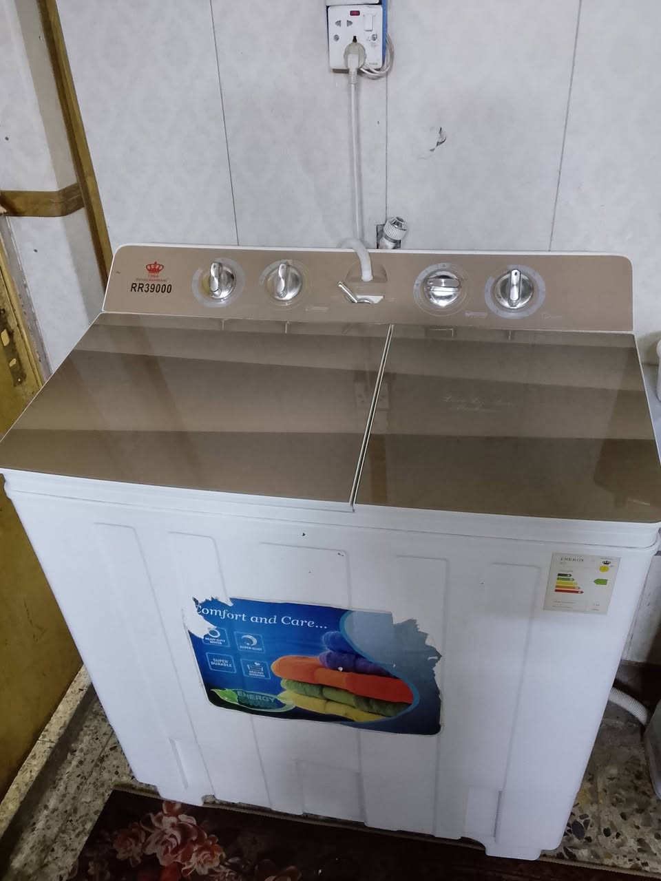 غساله رويال حجم39كيلو اخت جديده ما مستخدمه هواي الله شاهد الإمكان الامين الثانيه السعر 175الف الاتصال ***********
