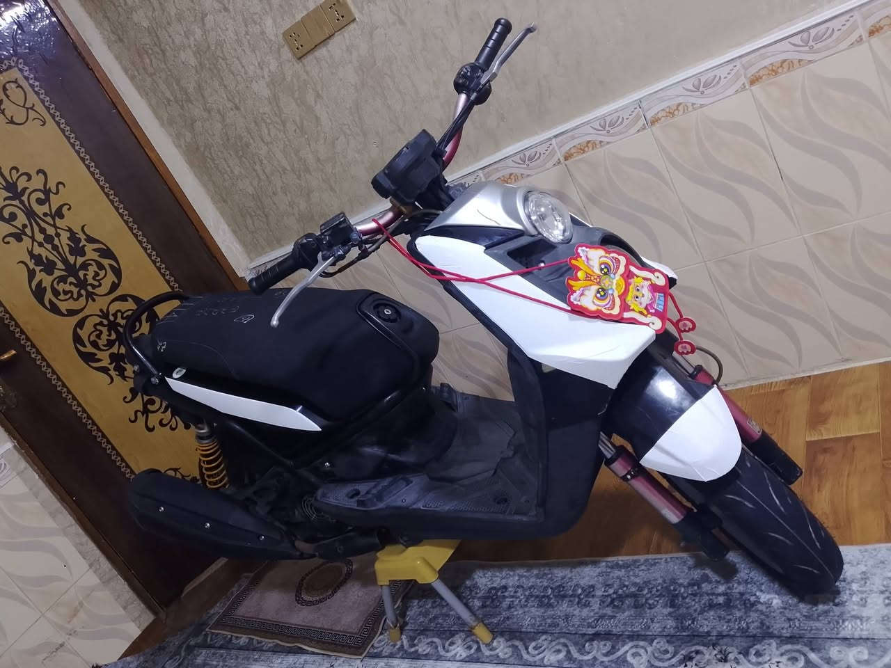 السلام عليكم عندي دراجه للبيع سكنس جبلي العنوان بصره سجن حمدان مديل 2012 كفاله محرك السعر مليون 
500 بي مجال الرقم واتساب  ***********
