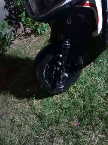 نقص الجاملغ امامي ))) دراجه شحن معروفه تفاصيلها بطاريات 🔋6 تشتغل ع كرت وبعد شغلها مابيها كلشي دراجه 
وصلت بيها لل تاجي خير من لله مكفوله. دراجه مكان طارميه   800 ((((***********)))
