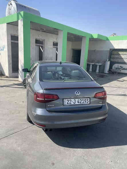 السلام عليكم ورحمه الله و بركاته
سيارة جيتا 2016 محرك 1.8 تيربو
باسمي و سنويه ل 28
كامله من كلشي 
مواصفات سبورت
حادثها مثل ما موضح بالصور بدون تبديل قطع
محرك تبديل كازكيت فقط
مطلوب 120 $ وبيها مجال للشراي
***********
