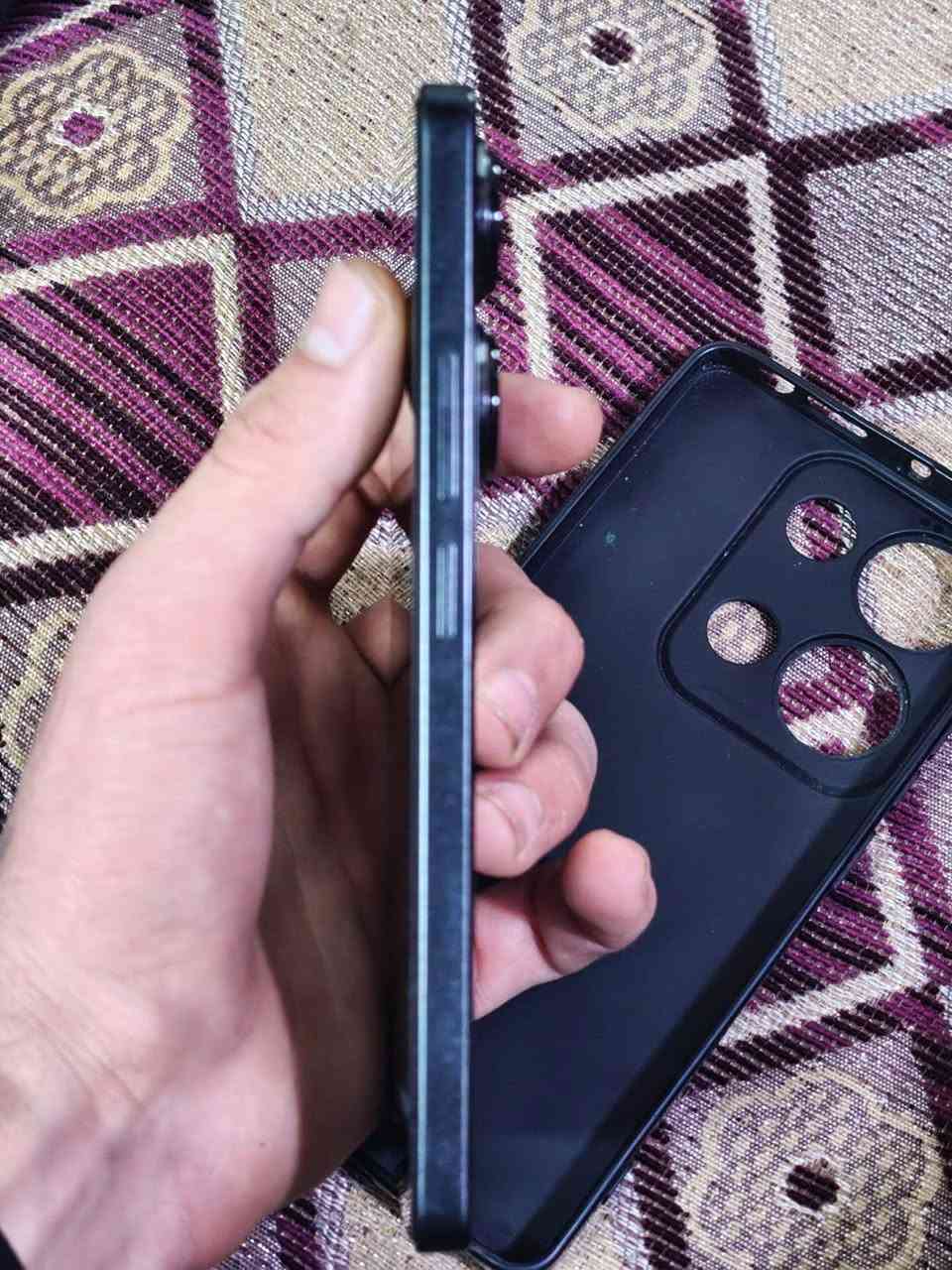 ريدمي 13برو فايف جي. النضافه 100/100.وكدام العين. الذاكره. 256)الرام 24.مامفتوح. جديد السعر. 250.بي مجال. حك جيه بس ابو 230لايعلق. المكان. موصل. ايسر قوصيات.(***********)
