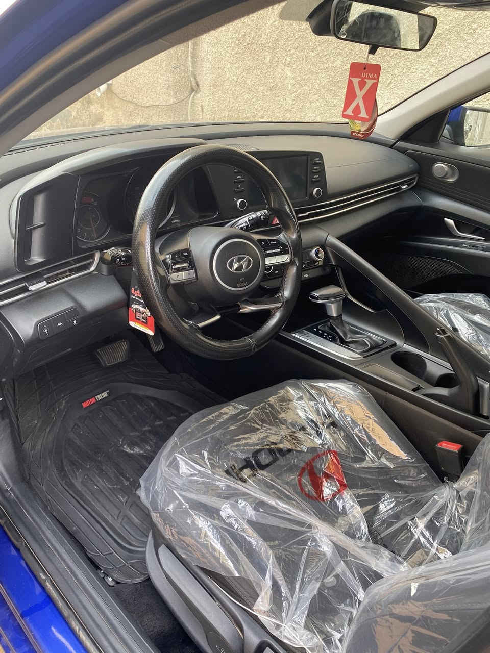 السلام عليكم ورحمة الله .النترا 21 رقم سليمانية شرط تحويل .مكينة 2000دوش مكينة وكير وصدر وتبريد بلشرط .بصمة .بصمة ابواب كاميرا دوراة وشاشة جبيرة كاربلي وحساسات فول ومواصفات هواي بيهه  سونارات ٣جدد بلمنشور وصور حادث ايضا جاملغ ايسر سرقة سيارة بدون حادث .138 بيهه مجال قليل . مكاني ديالى جديدة الشط قرب بوابة بغداد الشمالية .***********
