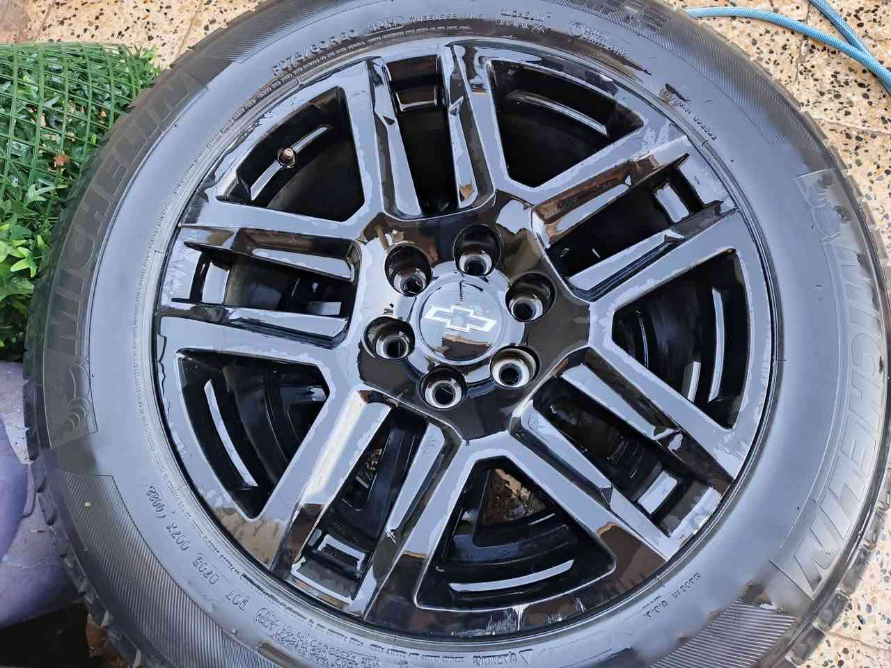 تخم ويل وتاير للبيع قياس 275-60-20مال سلفرادو للاتصال ***********
