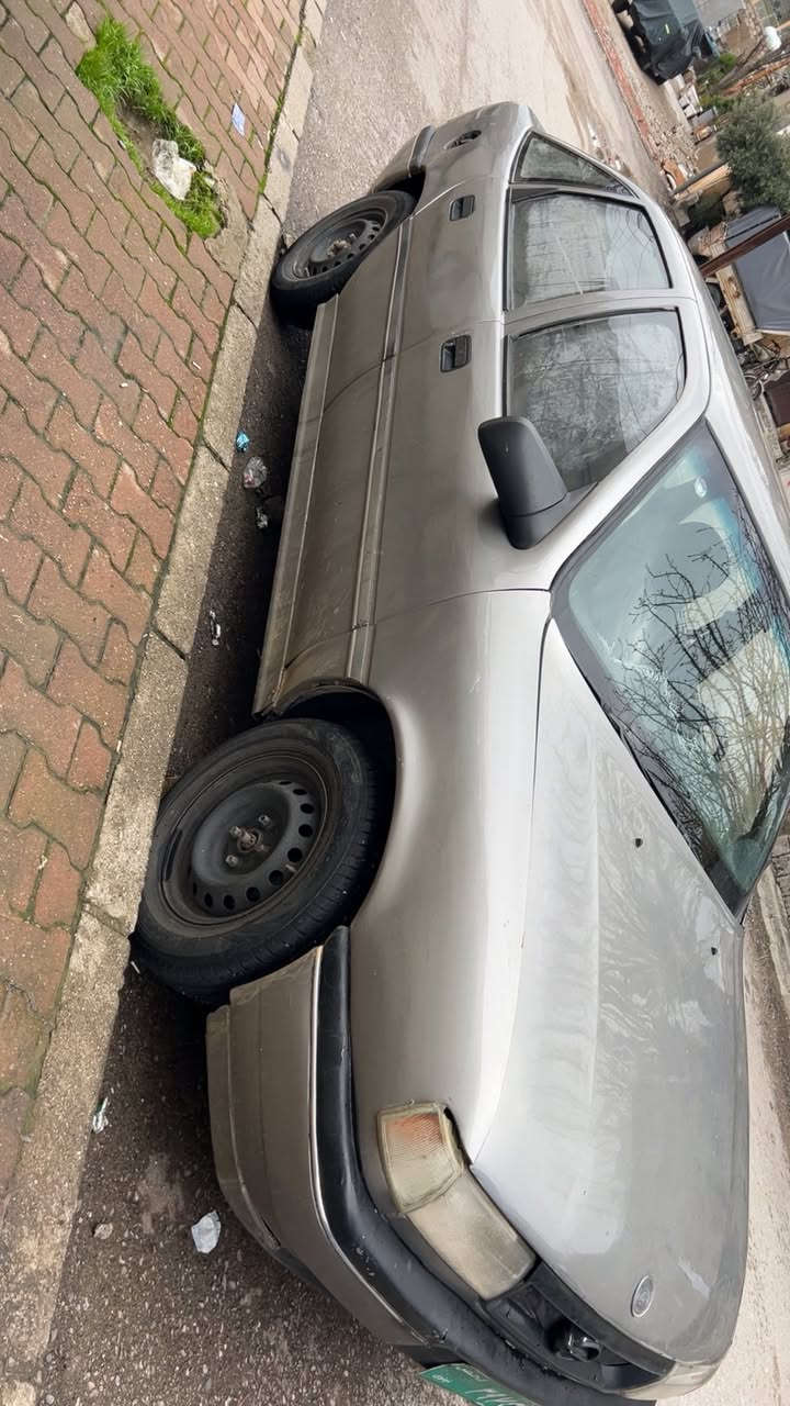 ئۆپڵ ڤیکترای سنوقی مەکینە ١٨.                                             زۆر پاکو جوانە تازە بۆیاخ کراوە ٤تایەی تازەی لەسەرە بەشەرتی گێڕو مەکینەو تەقەو ڕەقە بەشەرتی ئەوەی ڕزیوی نەبێ ماڵی مەدەنیە بەشەرتی ئەوەی ماڵی کەس نەبێ شوێن سلێمانی بۆ نرخ نامە بنێرە گەر مشتەری نیت سەرمان مەئێشێنە ***********
