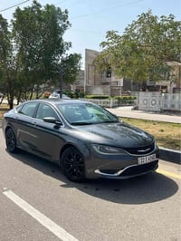 كرايسلر c200 /2015  السياره بيها 3 قطع صبغ رقم اربيل تريد تحويل تريد و...