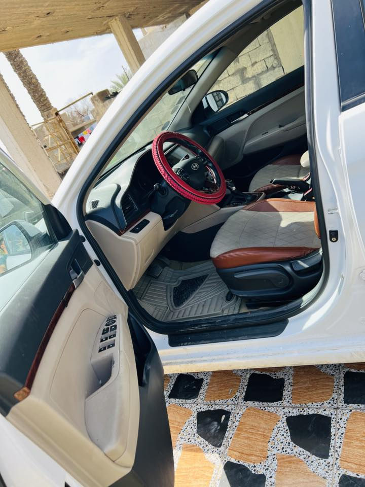 السلام عليكم ورحمه الله  
النترا 19 فول مواصفات  مكينه 2000 مكفوله فقط براغي البنيد مفتوحه  الباقي كفاله مثل ما موضح بالصور السياره باسمي تحويل ثاني يوم معروضه 157 وبيها مجال مكاني بغداد المحمودية 
***********
*********** 
الخطين بيهن واتساب وفيس متواجد 24 ساعه
