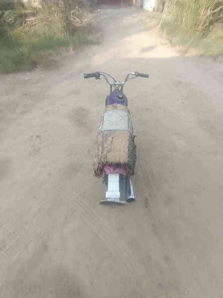 السلام عليكم للبيع دراجة موديل 16 كلك مكفولة من السرقة من كل النواحي لا تبخير ولاناقصها شيء ب 200 وبيها مجال مكاني حله محاويل علي بن الحسين(ع) الرقم *********** وبي واتساب
