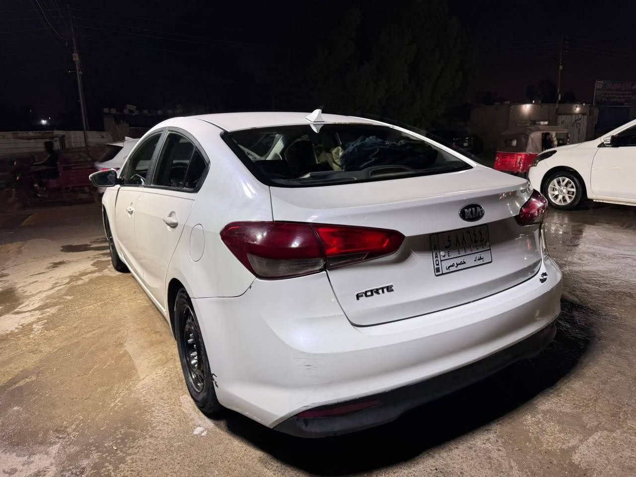 للبيع كيا فورتي موديل 2017
اللون: أبيض  

السيارة جاهزة من كل شيء، وتحتوي على:  
- سويج عدد (2)  
- تخم تايرات جديد  
- حدادية الصدر جديدة  
- صور الحادث مرفقة بالصور للتوضيح  

مكان السيارة: الدورة – البوعيثة  

السعر: 120 وقابل للتفاوض.  

للتفاصيل أكثر الاتصال على الرقم:  
***********
