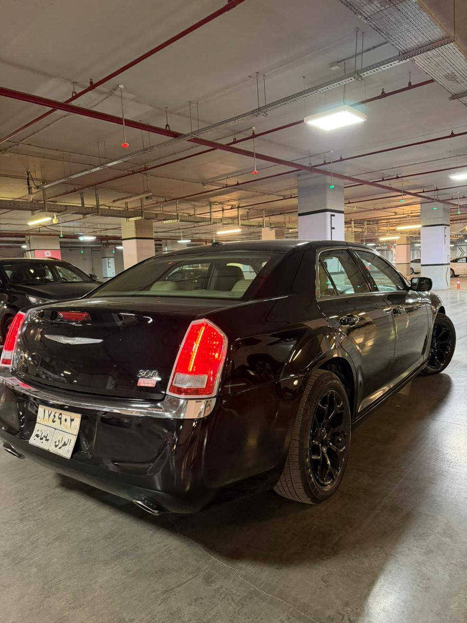 كرايسلر c300 اسود اوباما 2013 امريكي خمس مواصفات كير ماوس وشاشة كبيرة و داخل اصفر بيلادي كوشنات جلد و هيتر ويل ١٨. كير والمكينة بشرط ومامفتوح وبدون دعم فقط بونيت صبغ امريكا وبدون دواخل بشرط. ٨٥ الف ميل ماشي السيارة والسيارة مبدل الدعامية الى شكل الجديد  فول فول بدون بانوراما.   ***********
