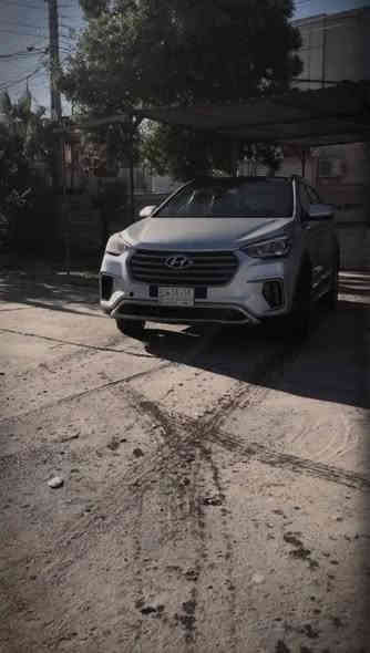 سلام عليكم
سياره سنتافي كراند سياحي موديل 2017

مواصفات سياره
تلث قطع تبريد🌨️
كشنات كهربائيه تدفئه تبريد🌨️
قماره بنورامه+سلايد
رادار محيط سياره
7 راكب 
جنطه كهرباء
سياره فول مواصفات مزوعه 

حادثه فقط شباك و بنيد بتون شاصي 
سعرها 175 بيه مجال بسيط 
تواصل معه رقم مرفق
***********📞
