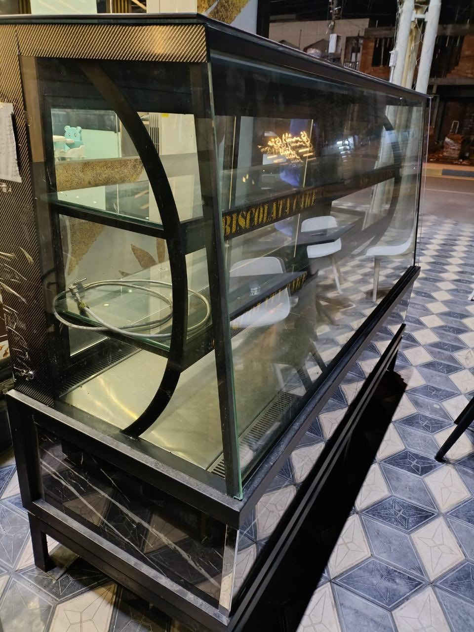 عارضه كيك تركيه استعمال جدا قليل السعر مليون وربع للاستفسار اتصل *********** عنواني بغداد حي العدل
