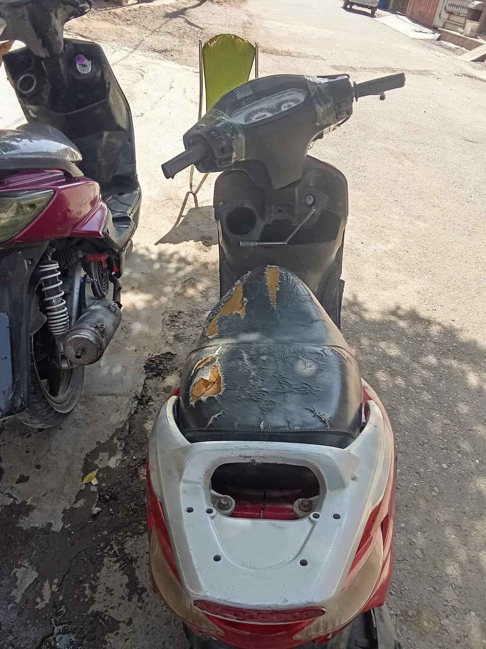 السلام عليكم دراجه سي ام للبيع دراجه كهربائيات شغاله يرادلها تجفيت بس تشتغل السعر 185وبيها مجال حك الجيه عنواني بغداد الدوره المهديه الثانيه رقم الهاتف ***********
